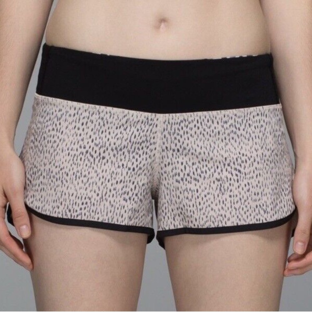 Lululemon Speed Short Dottie Dash Grain